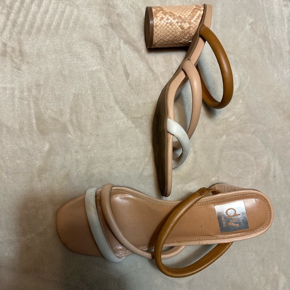 DV by Dolce Vita Tan and White Heeled Sandals - Picture 1 of 1